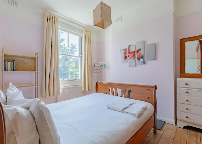 Charming 2Bd Flat With Roof Terrace North London
